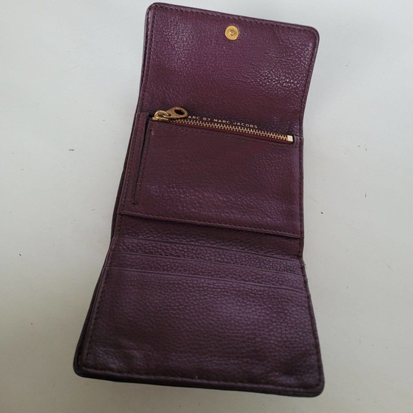 MARC JACOBS Logo Medium Trifold Wallet Compact Solid Purple Leather 3in1 - Picture 4 of 12